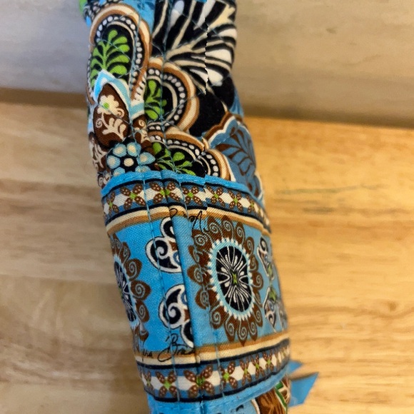 Vera Bradley Retired “Bali Blue" Doodle Daisy Pattern - Picture 4 of 13